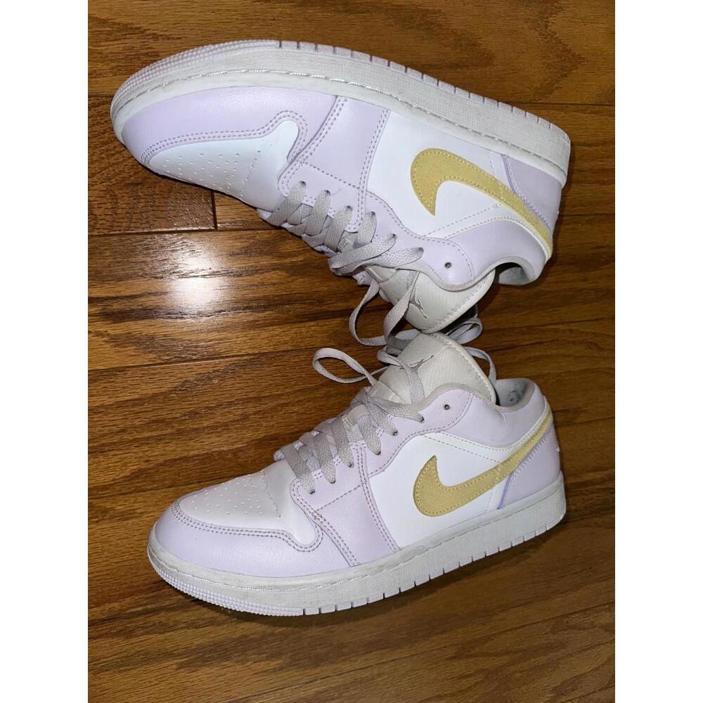 Nike Air Jordan 1 Low 'Barely Grape Purple Women's sneakers sz 9.5 - Picture 2 of 7